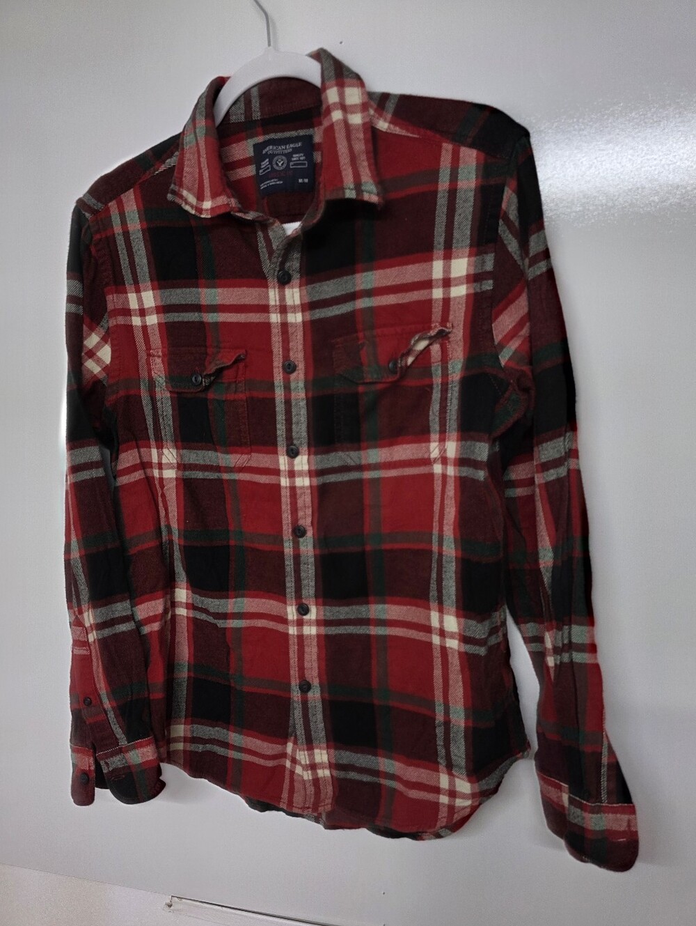 American Eagle Mens  Athletic Fit Soft Flannel Red Green Black Plaid Logo M